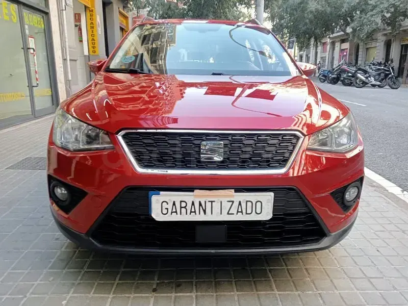 Usado Seat Arona Ecomotive 95 CV (69 kW) 2018 Granate SUV