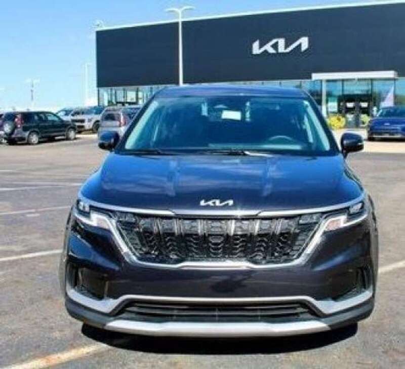 Usado Kia Carnival LX 290 CV (213 kW) 2024 Negro Monovolumen