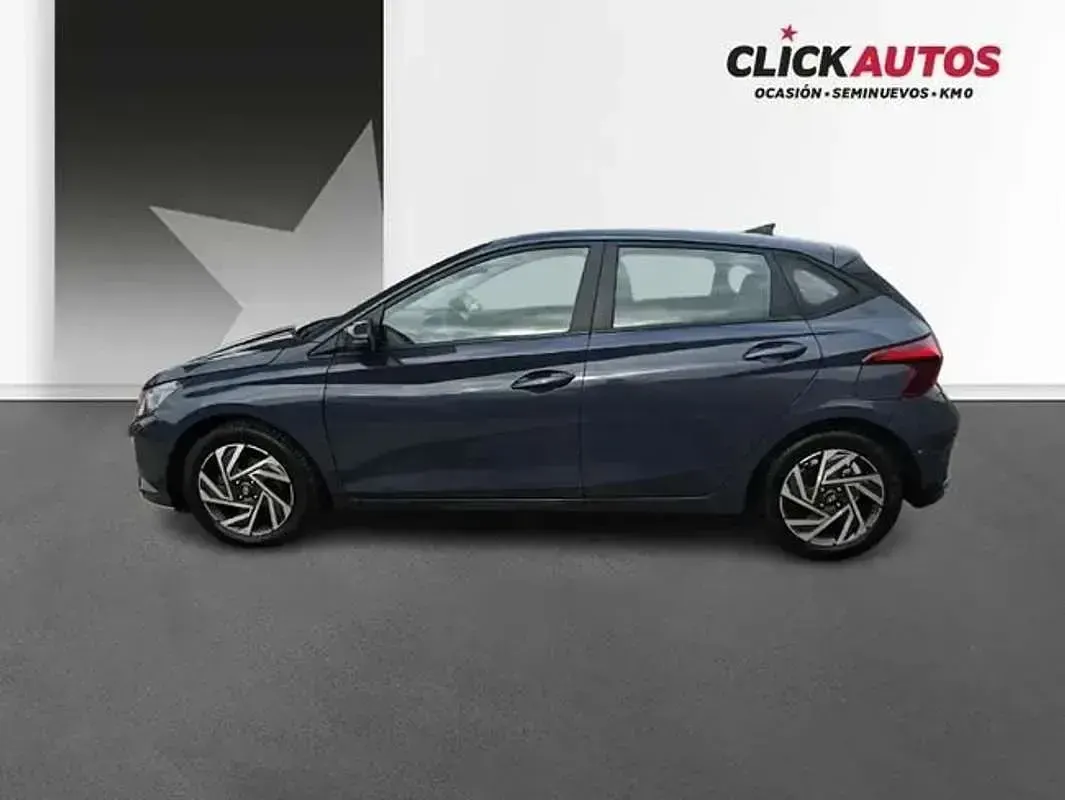 Usado Hyundai i20 101 CV (74 kW) 2025 Gris Utilitario