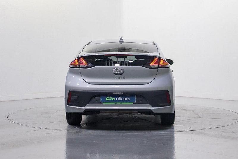Usado Hyundai Ioniq 141 CV (103 kW) 2020 Gris Utilitario