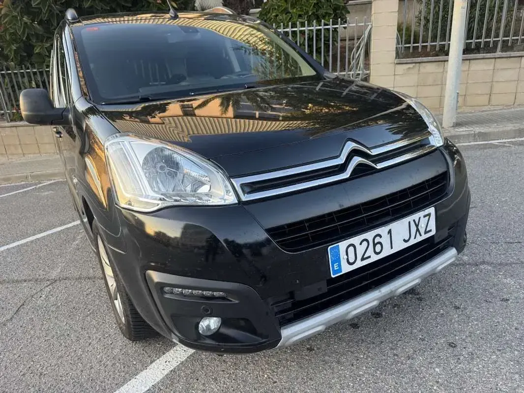 Usado Citroën e-Berlingo PureTech 110 CV (80 kW) 2017 Negro Monovolumen