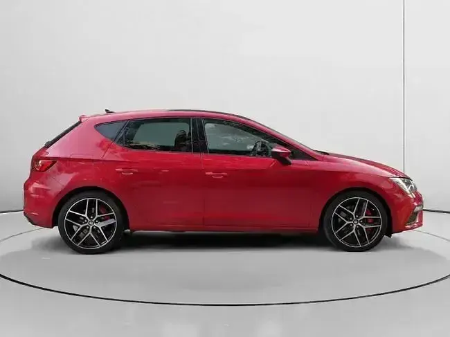 Usado Seat Leon FR 150 CV (110 kW) 2019 Rojo Berlina