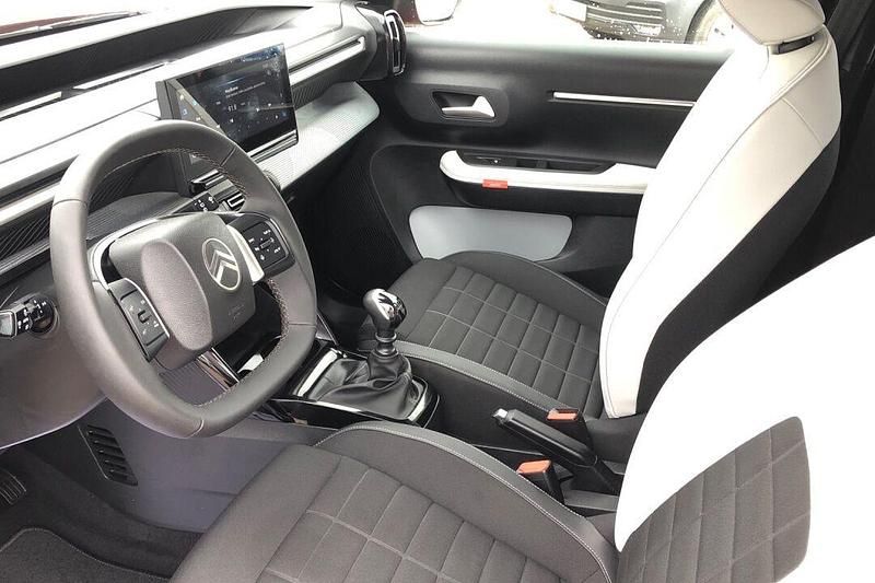 Usado Citroën C3 100 CV (73 kW) 2024 Rojo Utilitario