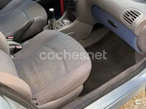Usado Peugeot 206 70 CV (51 kW) 2005 Azul Berlina