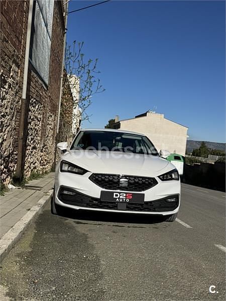 Usado Seat Leon Style 115 CV (84 kW) 2021 Blanco Berlina