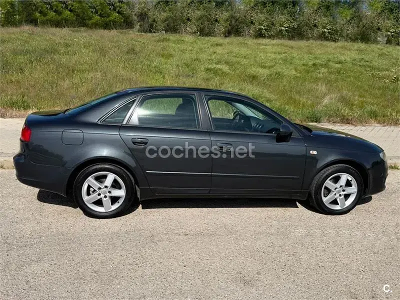 Usado Seat Exeo Ecomotive 120 CV (88 kW) 2011 Gris / plata Berlina