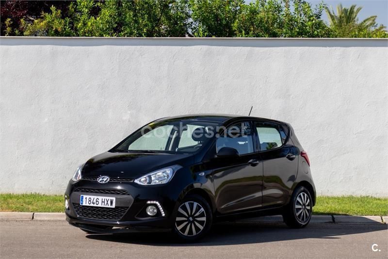 Negro Usado 2014 Hyundai i10 Utilitario | 5900 € (Precio justo) - Imagen 1/4