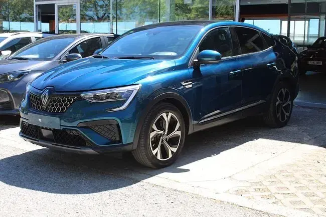 Usado Renault Arkana Techno 145 CV (106 kW) 2024 Azul SUV