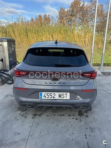 Usado Cupra Leon 150 CV (110 kW) 2024 Gris / plata Berlina
