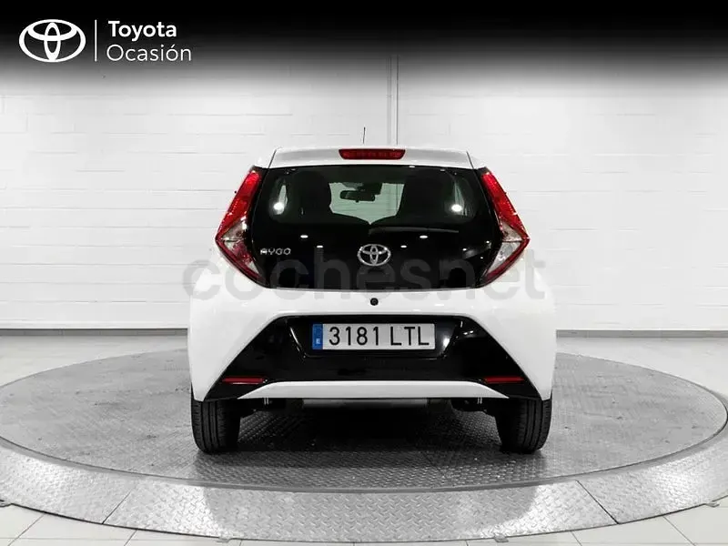 Usado Toyota Aygo X-play 72 CV (52 kW) 2021 Blanco Utilitario