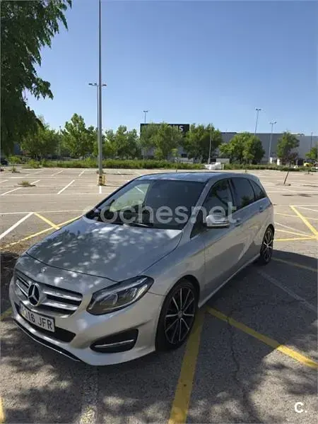 Usado Mercedes B200 136 CV (100 kW) 2015 Gris / plata Utilitario