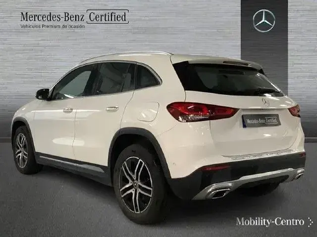 Usado Mercedes GLA200 Progressive 150 CV (110 kW) 2022 Blanco polar SUV