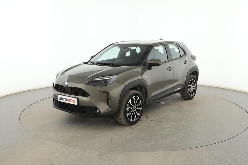 Usado Toyota Yaris Cross Active 120 CV (88 kW) 2023 Gris SUV