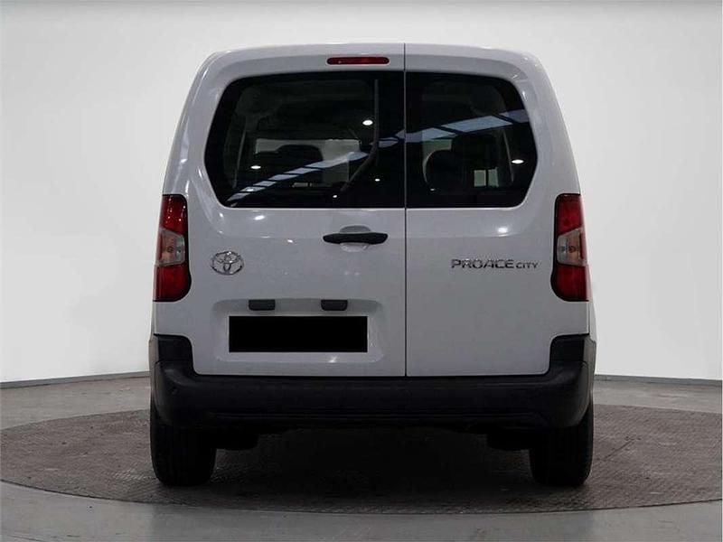 Używany Toyota Proace City City 102 KM (75 kW) 2025 Minivan