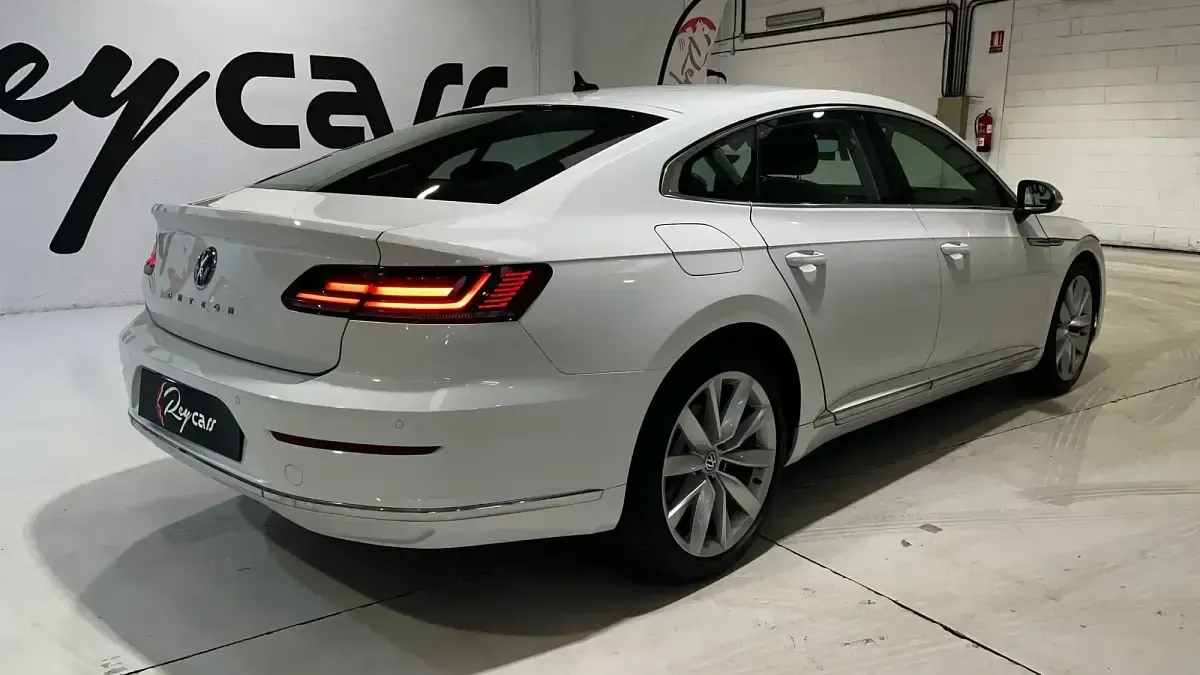 Usado VW Arteon Elegance 150 CV (110 kW) 2020 Blanco Coupe