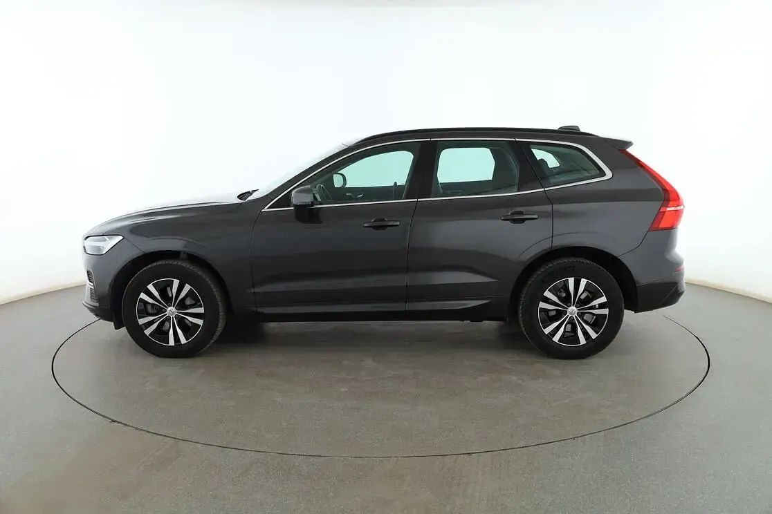 Usado Volvo XC60 Momentum 197 CV (144 kW) 2021 Gris SUV