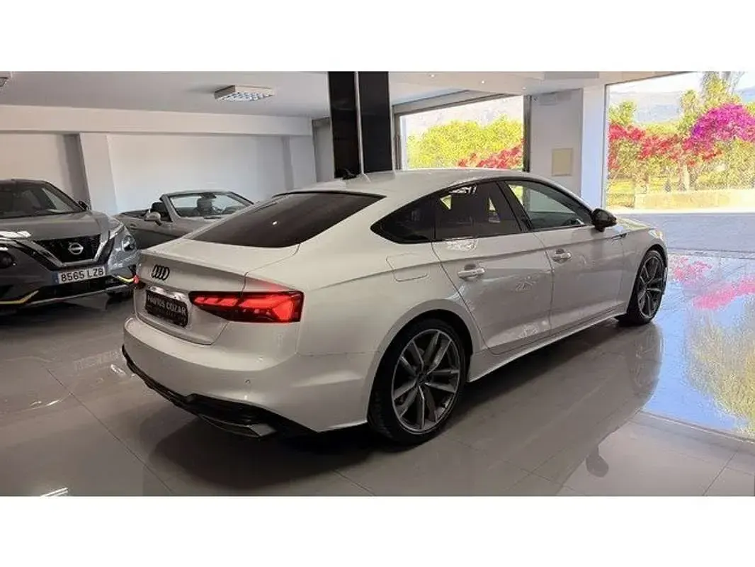 Usado Audi A5 Sportback Ambiente 204 CV (150 kW) 2022 Blanco Utilitario