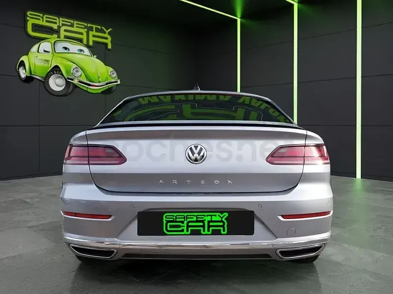 Usado VW Arteon R-line 190 CV (139 kW) 2020 Gris / plata Berlina