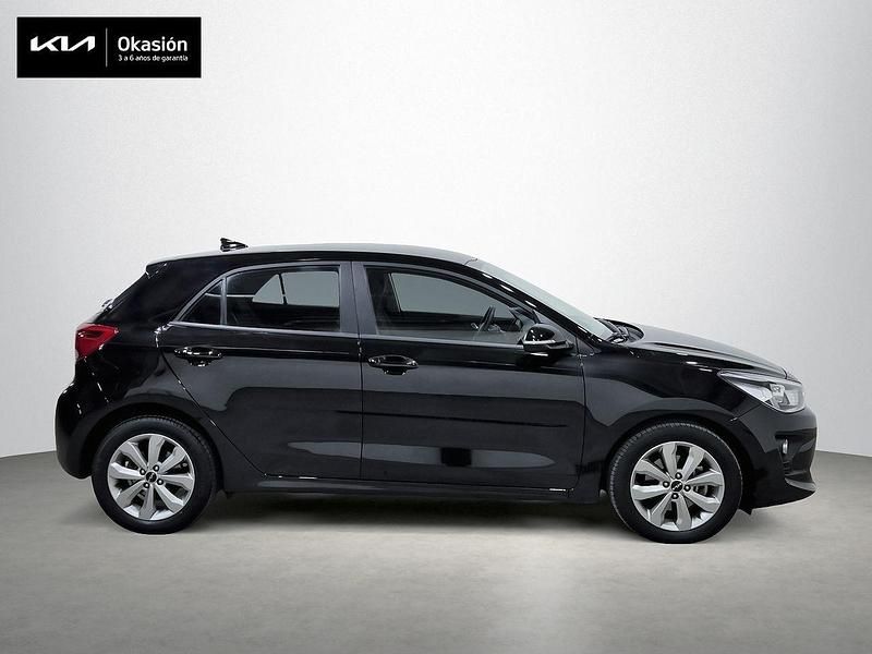 Usado Kia Rio 100 CV (73 kW) 2021 Negro Berlina
