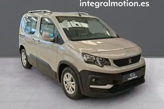 Usado Peugeot Partner Active 100 CV (73 kW) 2019 Monovolumen