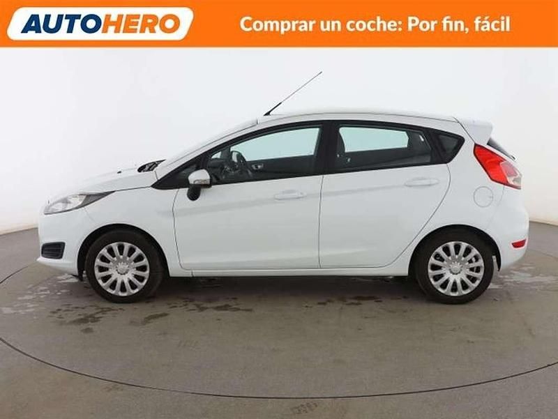Usado Ford Fiesta Trend 82 CV (60 kW) 2015 Blanco Berlina