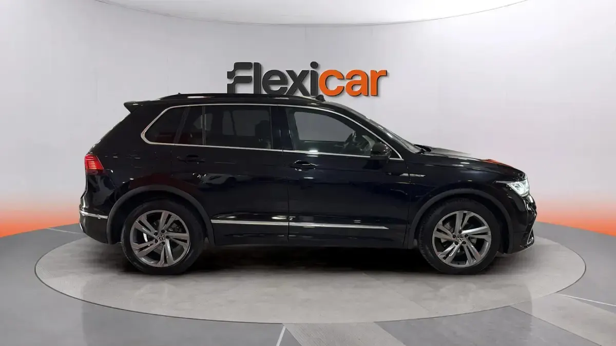 Usado VW Tiguan R-line 150 CV (110 kW) 2021 Negro SUV