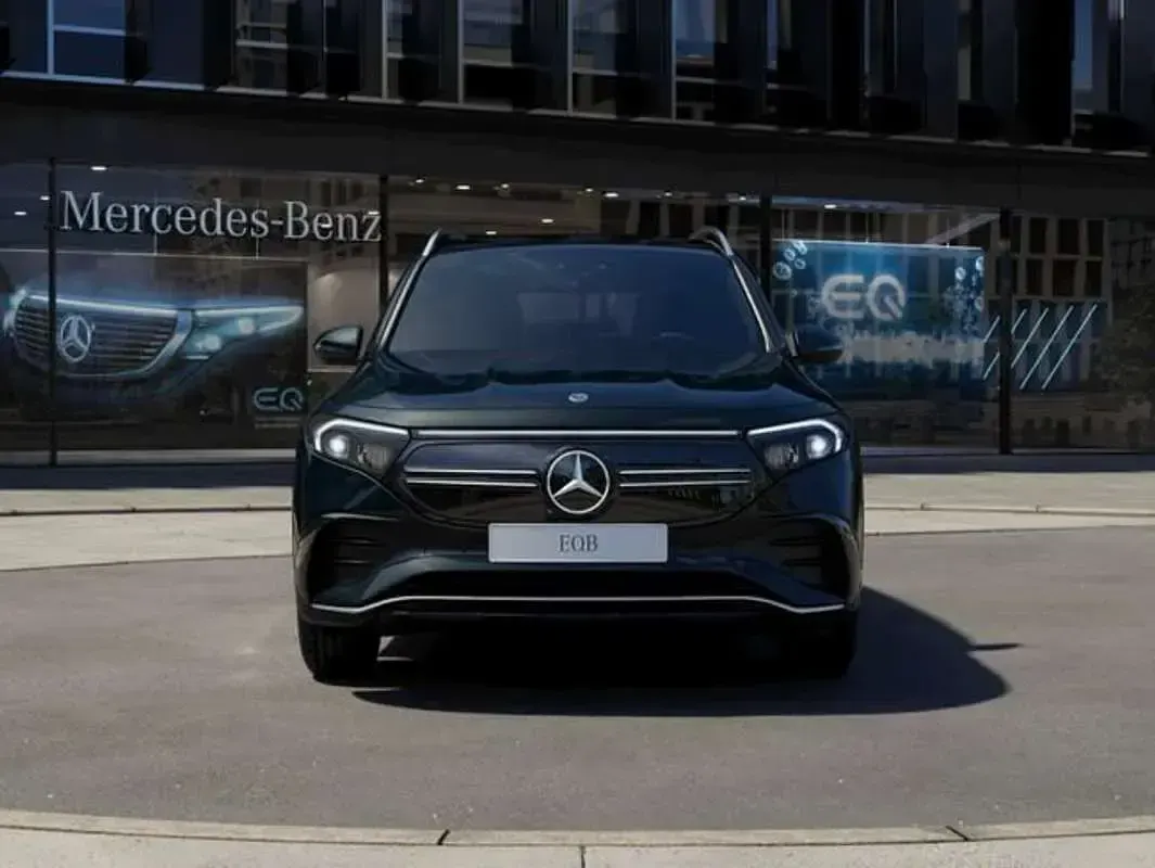 Usado Mercedes EQB300 167 kW (228 CV) 2023 Negro SUV