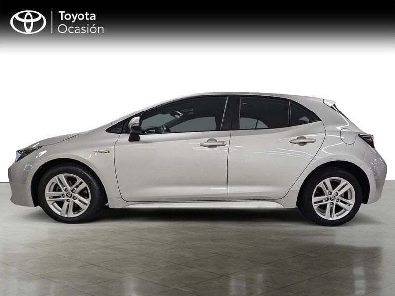 Usado Toyota Corolla Active 122 CV (89 kW) 2021 Plata