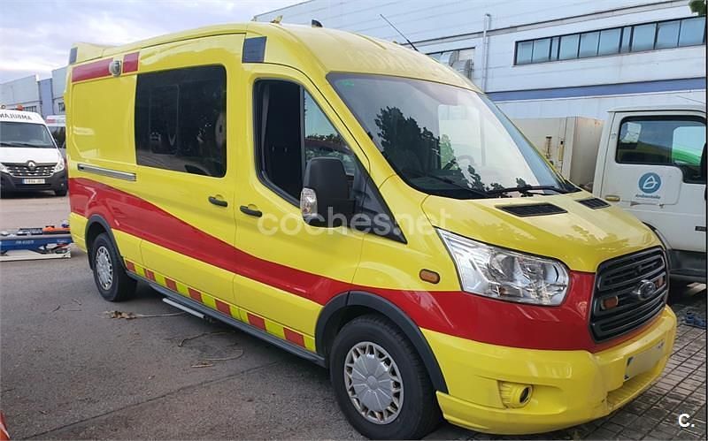 Usado Ford Transit 76 CV (55 kW) 2001 Amarillo Familiar