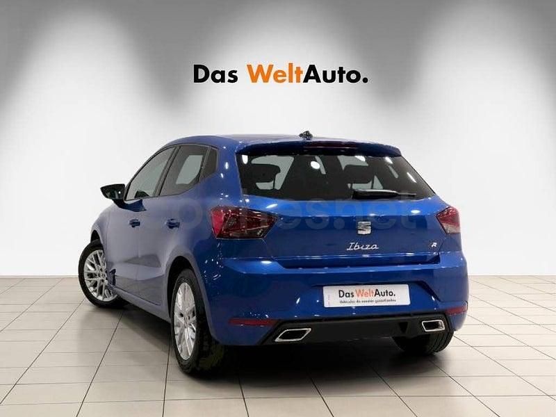 Usado Seat Ibiza FR 115 CV (84 kW) 2025 Azul Utilitario