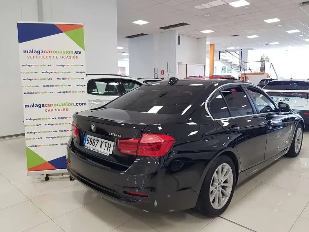 Usado BMW 318 150 CV (110 kW) 2019 Negro Berlina