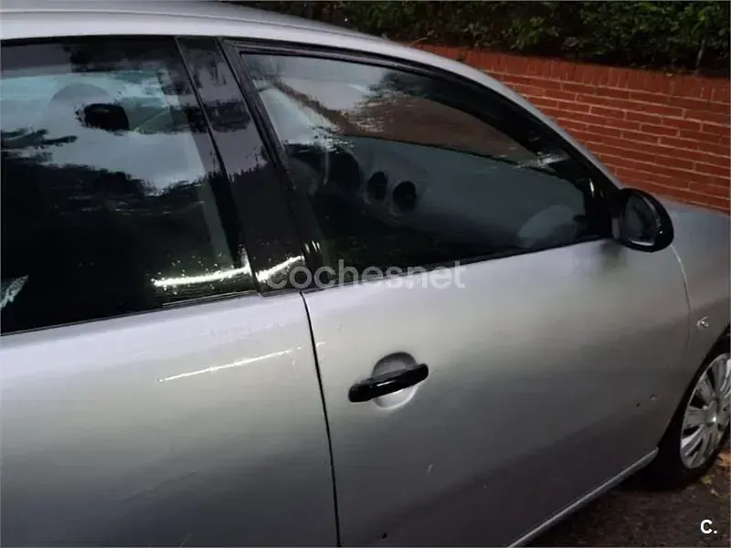 Usado Seat Ibiza Stella 100 CV (73 kW) 2003 Gris / plata Utilitario