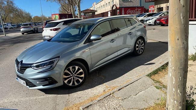 Usado Renault Mégane IV Zen 160 CV (117 kW) 2021 Gris / plata Familiar