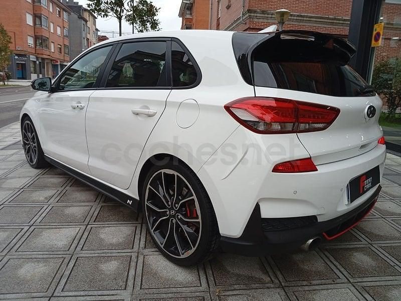 Begagnad Hyundai i30 N Performance 275 HK (202 kW) 2017 Vit Sedan