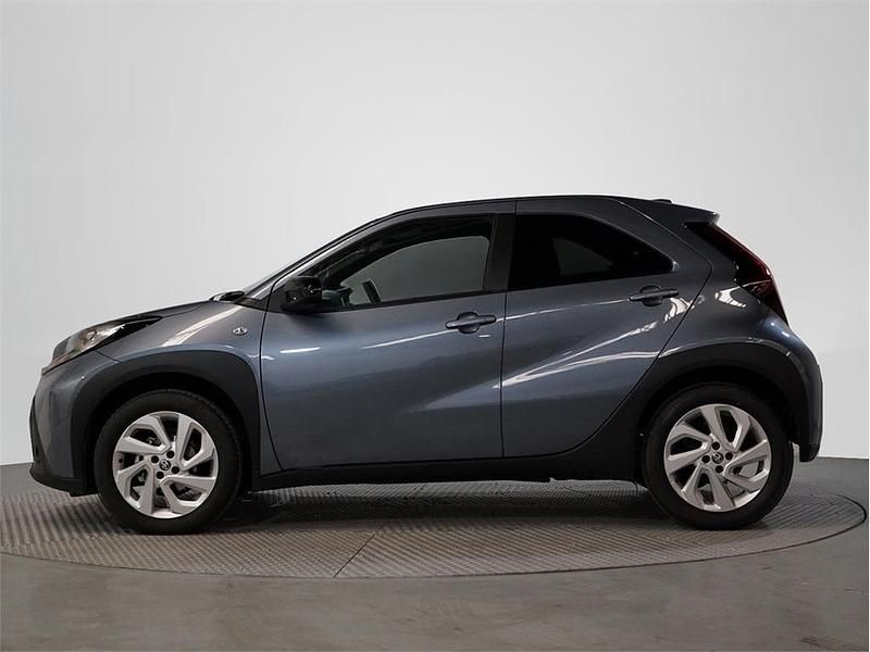 Usado Toyota Aygo X Play 72 CV (52 kW) 2023 Blanco classic SUV