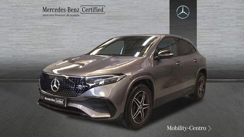 Usado Mercedes EQA250+ AMG line 139 kW (190 CV) 2024 Mountaingrau  met. SUV