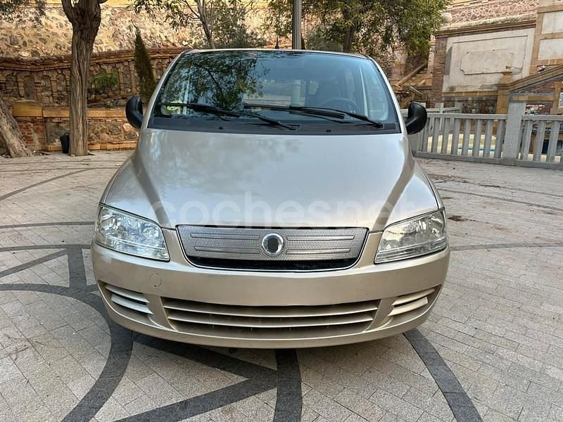 Usado Fiat Multipla Dynamic 120 CV (88 kW) 2009 Marrón Monovolumen
