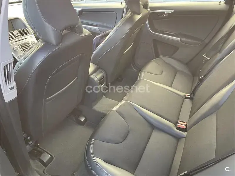 Usado Volvo XC60 Momentum 150 CV (110 kW) 2017 Azul SUV