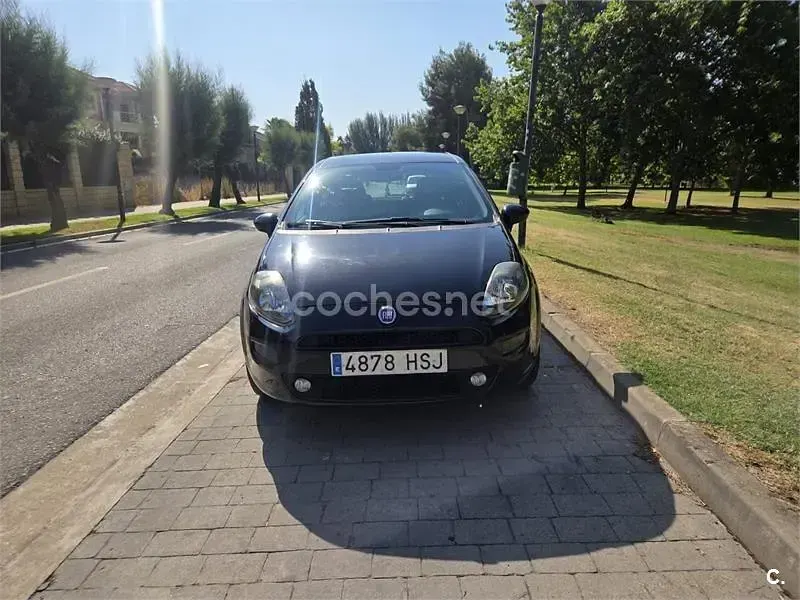 Usado Fiat Punto Lounge 69 CV (50 kW) 2013 Negro Utilitario
