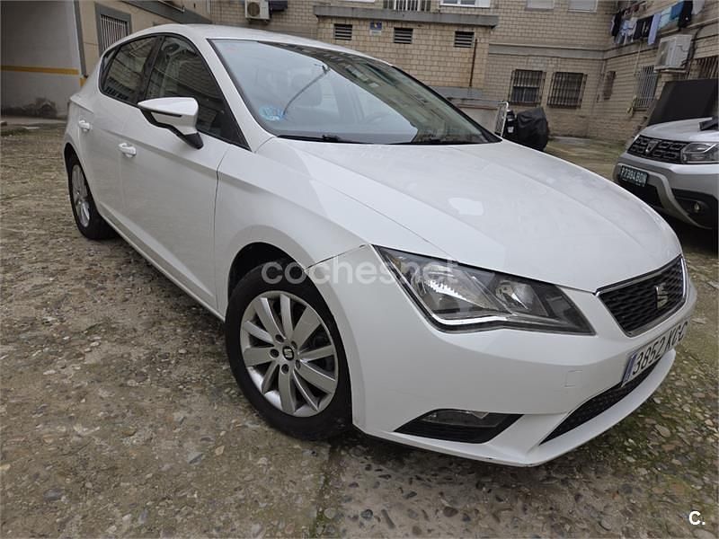 Usado Seat Leon Style Plus 110 CV (80 kW) 2017 Blanco Berlina