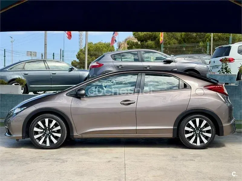 Usado Honda Civic Sport 120 CV (88 kW) 2014 Gris / plata Berlina