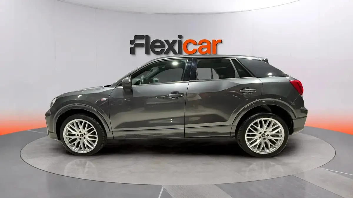 Usado Audi Q2 S-Line 150 CV (110 kW) 2024 Gris SUV