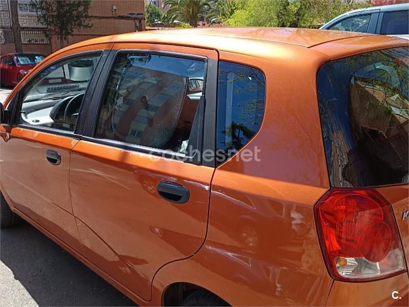 Usado Chevrolet Kalos SE 72 CV (52 kW) 2006 Naranja Berlina