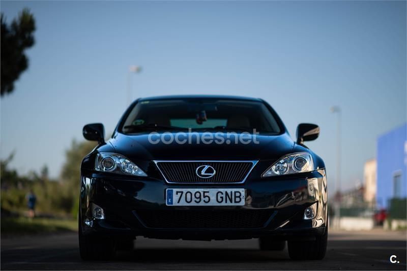 Azul Usado 2009 Lexus IS220d President Line Berlina | 6500 € (Precio justo) - Imagen 1/4