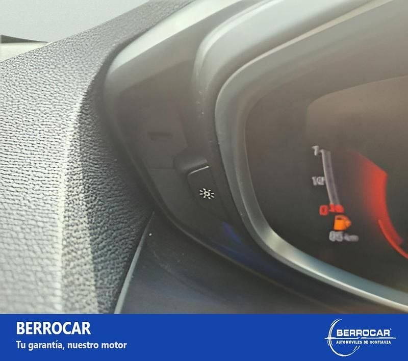 Usado Peugeot 5008 Allure 131 CV (96 kW) 2024 Blanco SUV