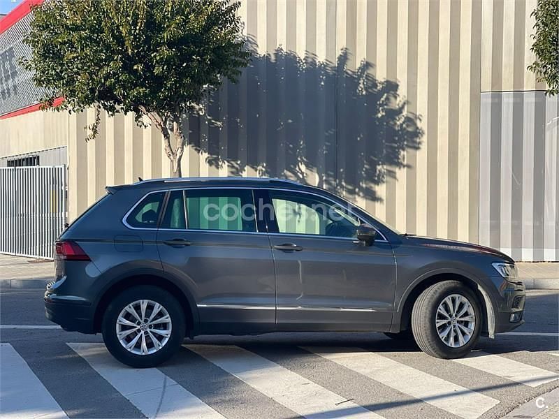 Usado VW Tiguan Advance 150 CV (110 kW) 2020 Gris / plata SUV