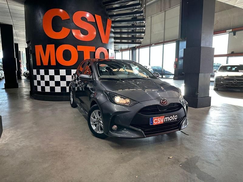 Usado Mazda 2 Center-Line 116 CV (85 kW) 2023 Gris Utilitario