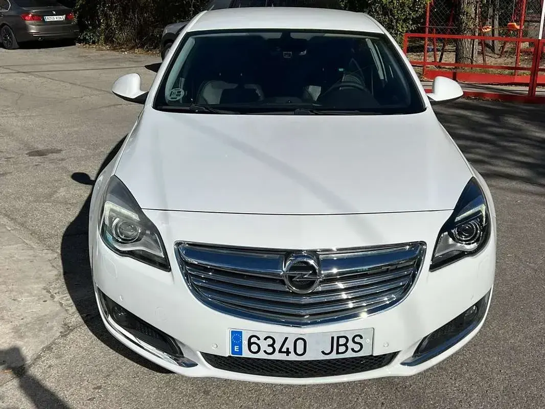 Usado Opel Insignia Excellence 140 CV (102 kW) 2014 Blanco Berlina