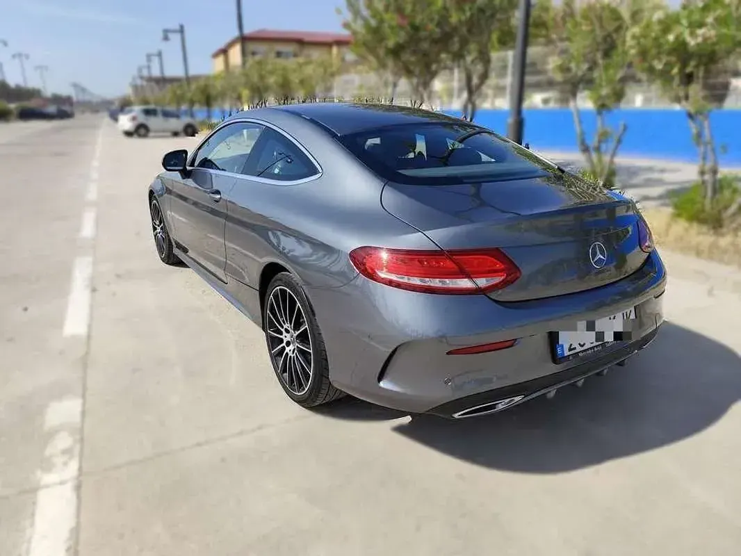 Usado Mercedes C220 194 CV (142 kW) 2018 Gris Coupe
