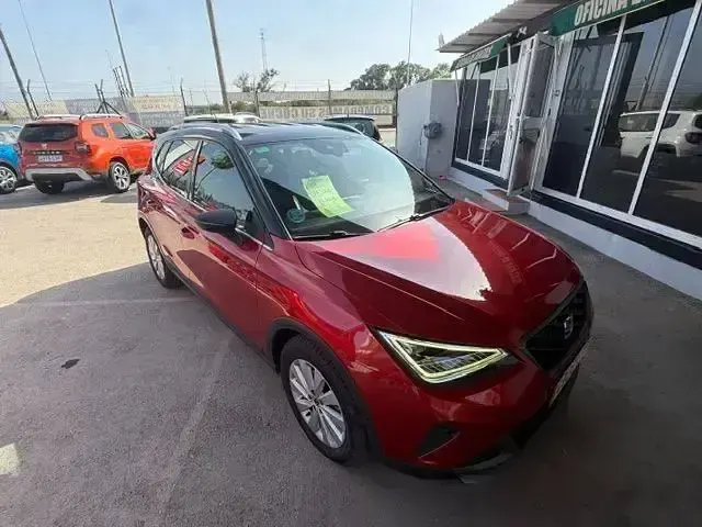 Usado Seat Arona FR 110 CV (80 kW) 2022 Rojo SUV